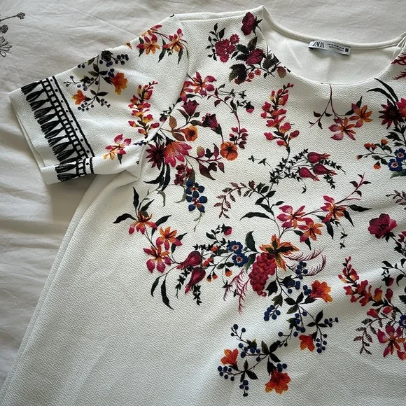 Spring inspired tunic - Picture 2 of 5